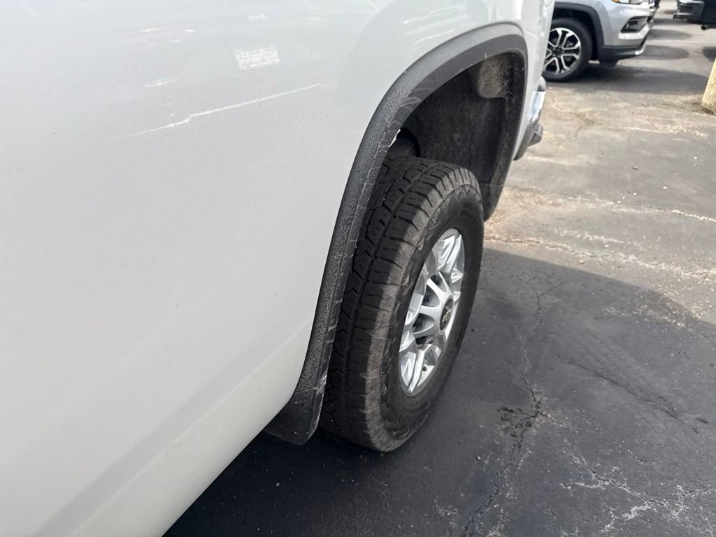 Used 2024 Chevrolet Silverado 2500 LT AWD/4WD image 16