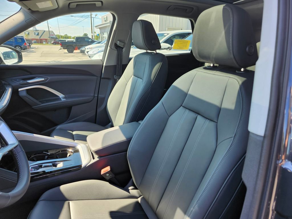 New 2025 Audi Q5 Premium image 9