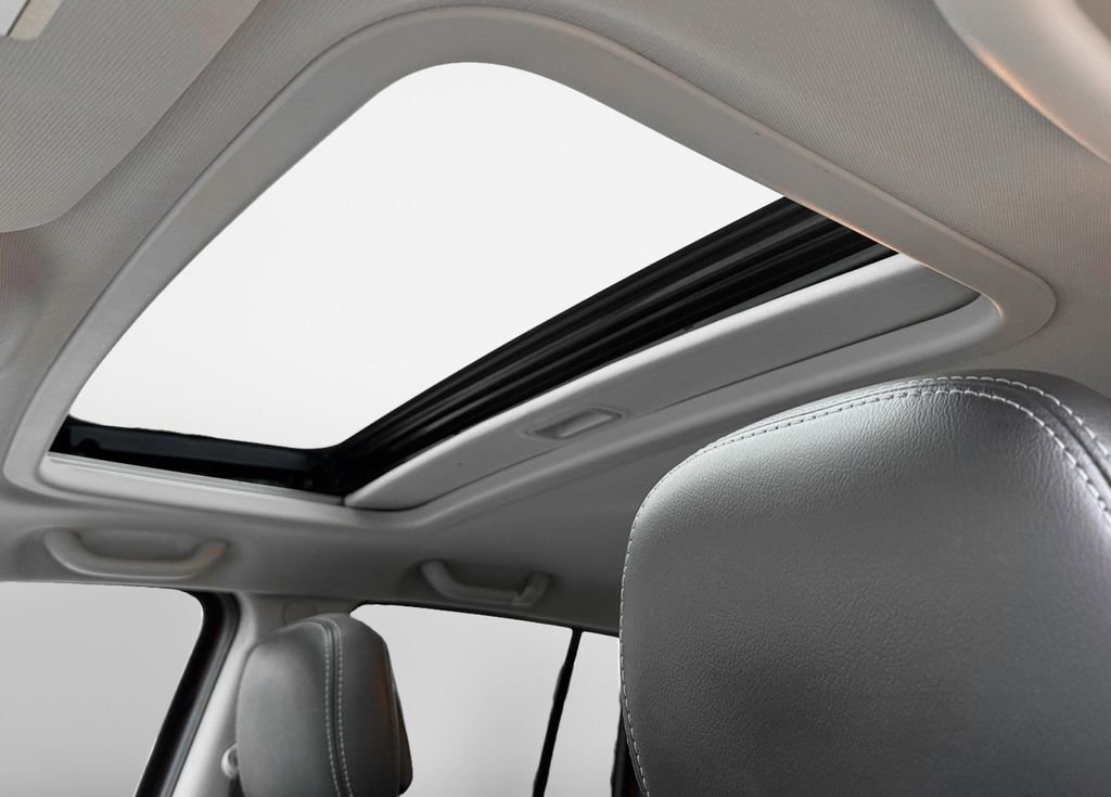 Used 2015 Jeep Compass High Altitude image 19