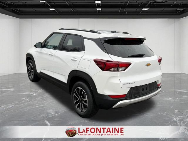 Used 2025 Chevrolet TrailBlazer LT FWD image 5
