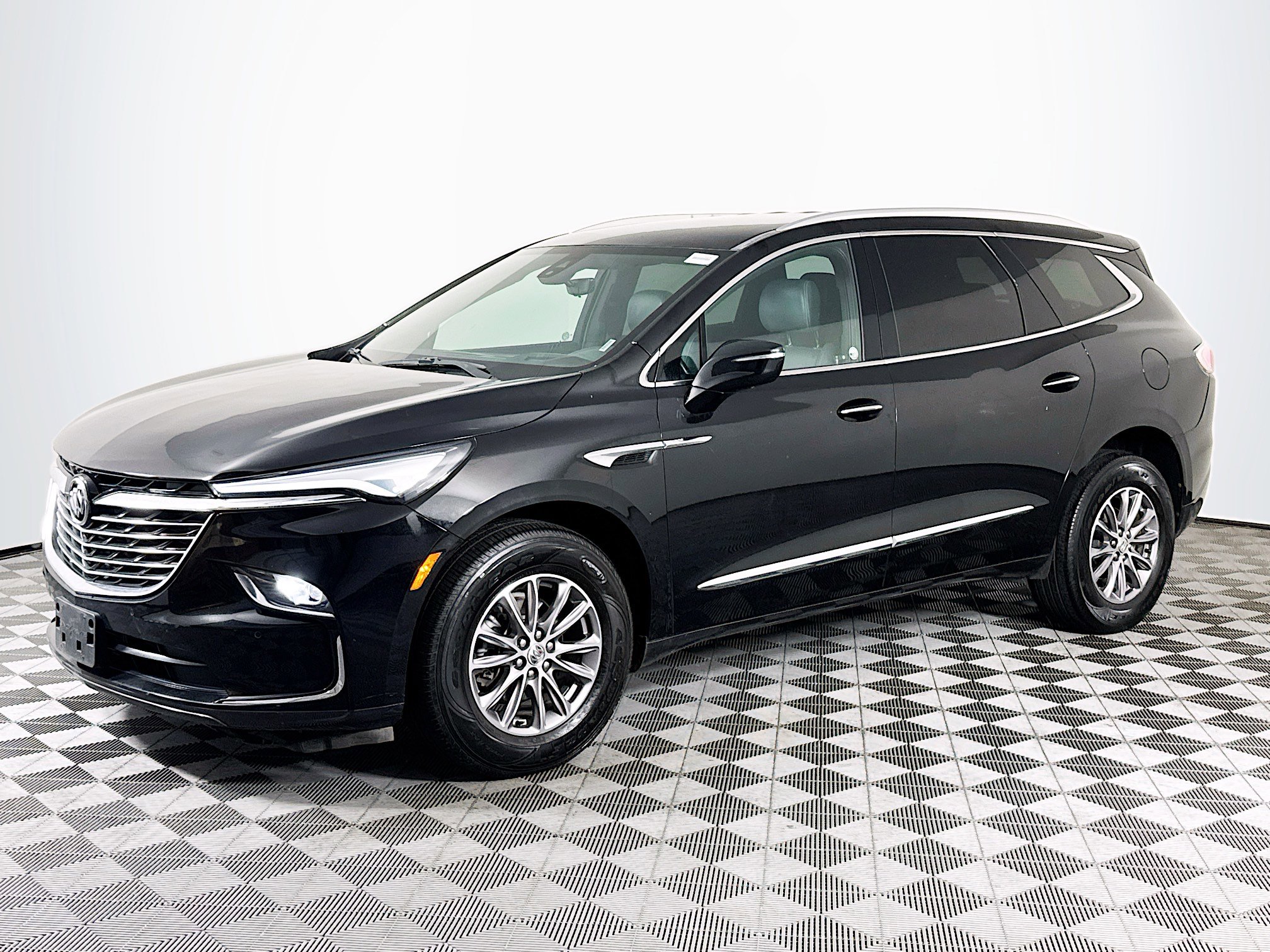 Used 2024 Buick Enclave Premium AWD/4WD image 4