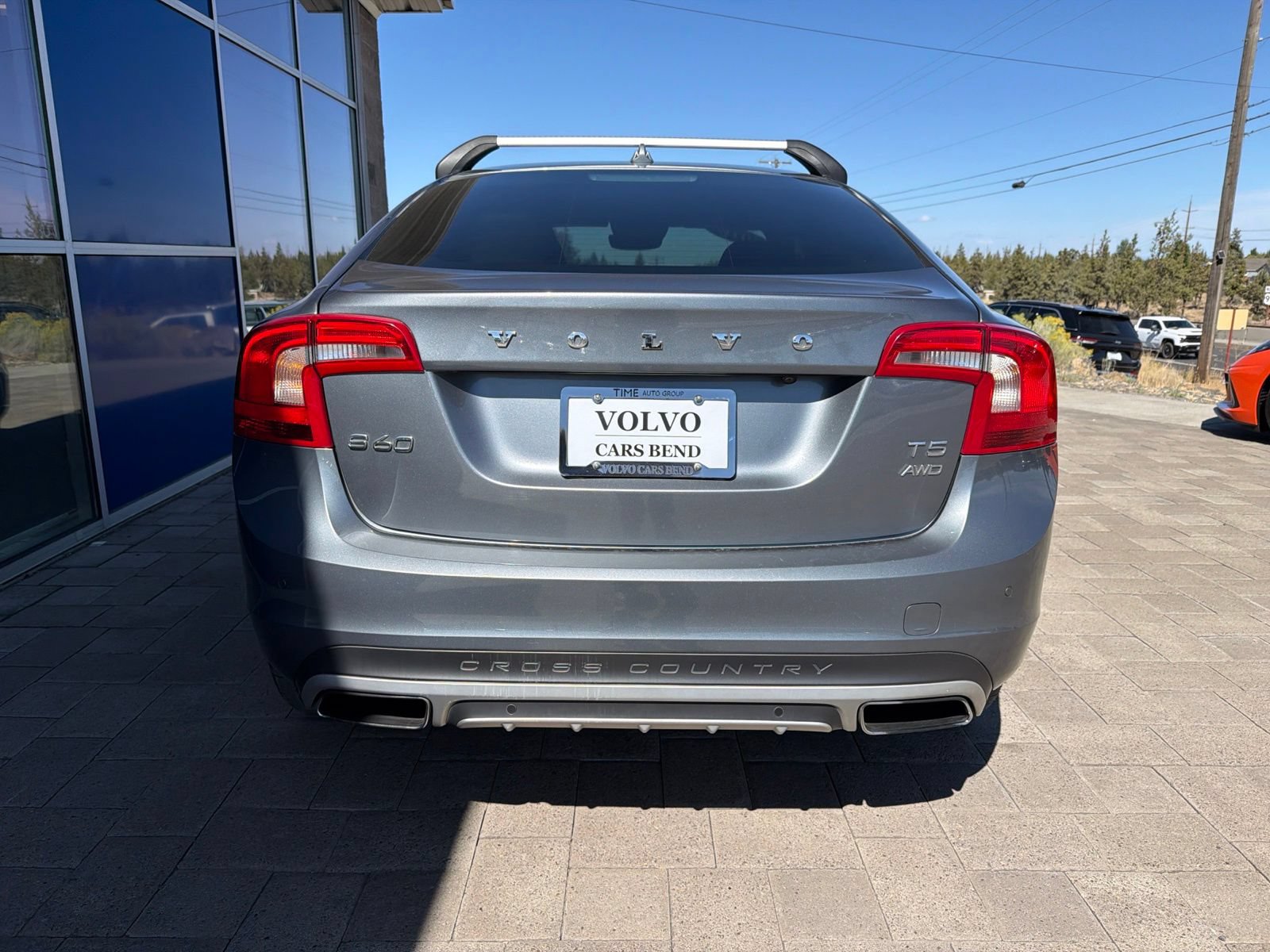 Used 2016 Volvo S60 T5 Cross Country Platinum AWD/4WD image 6