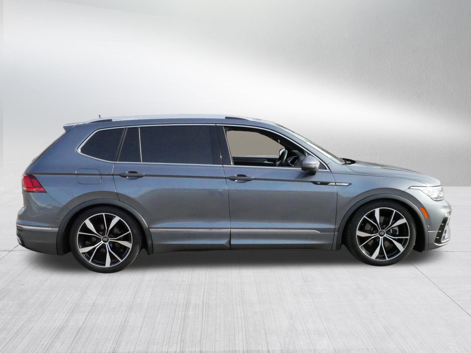 Used 2022 Volkswagen Tiguan SEL R-Line image 8