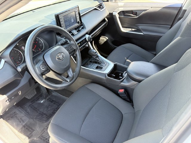Used 2022 Toyota RAV4 LE AWD/4WD image 19