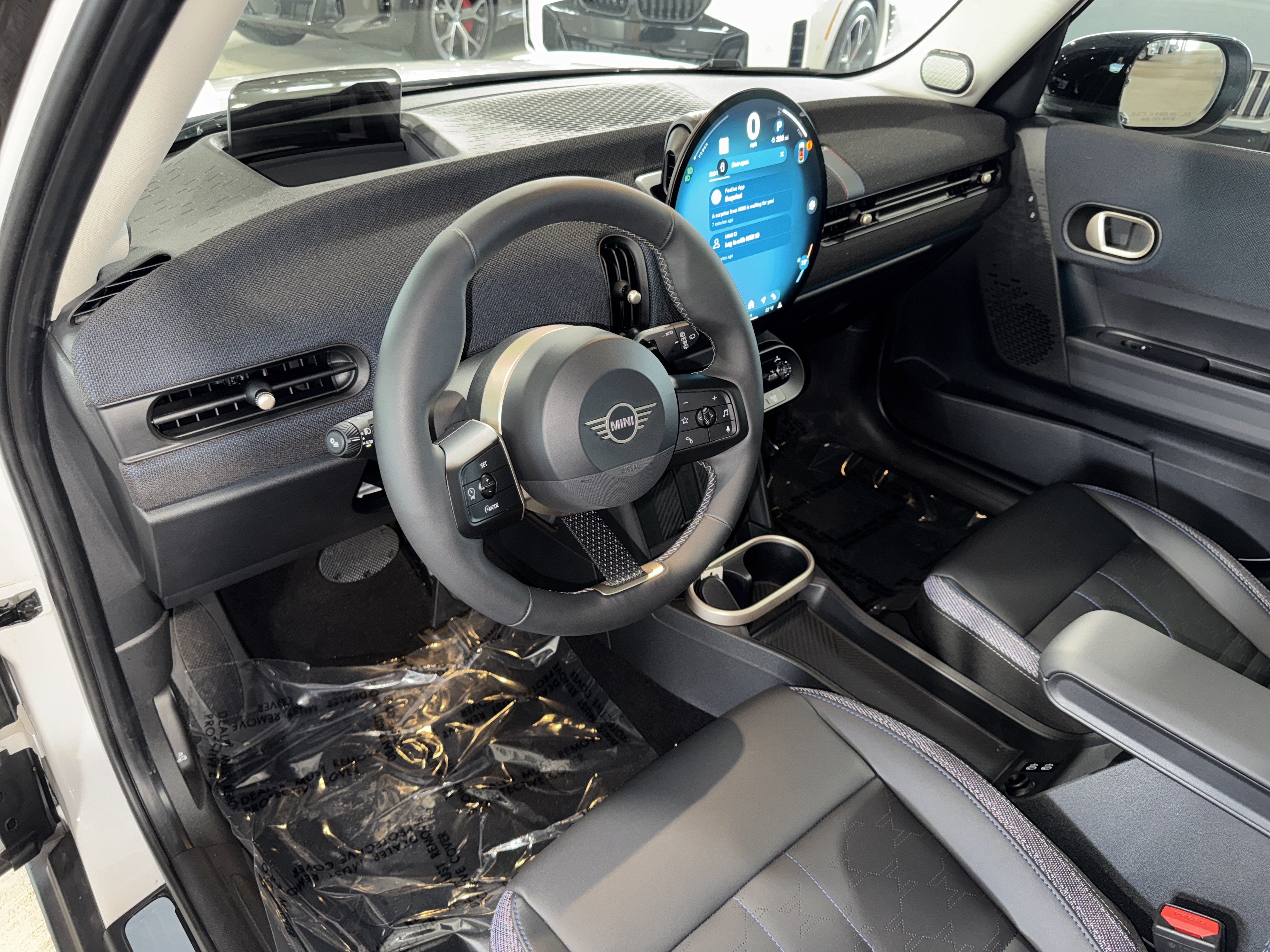 Used 2025 MINI Cooper 4-Door Hardtop FWD image 19