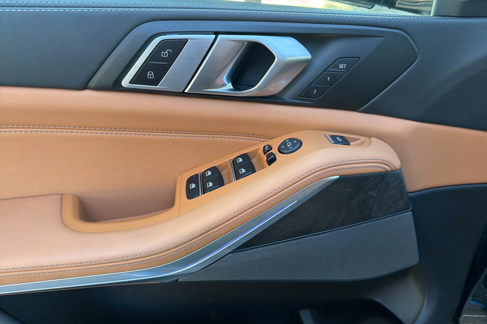 Certified 2024 BMW X5 xDrive40i w/ M Sport Package image 12