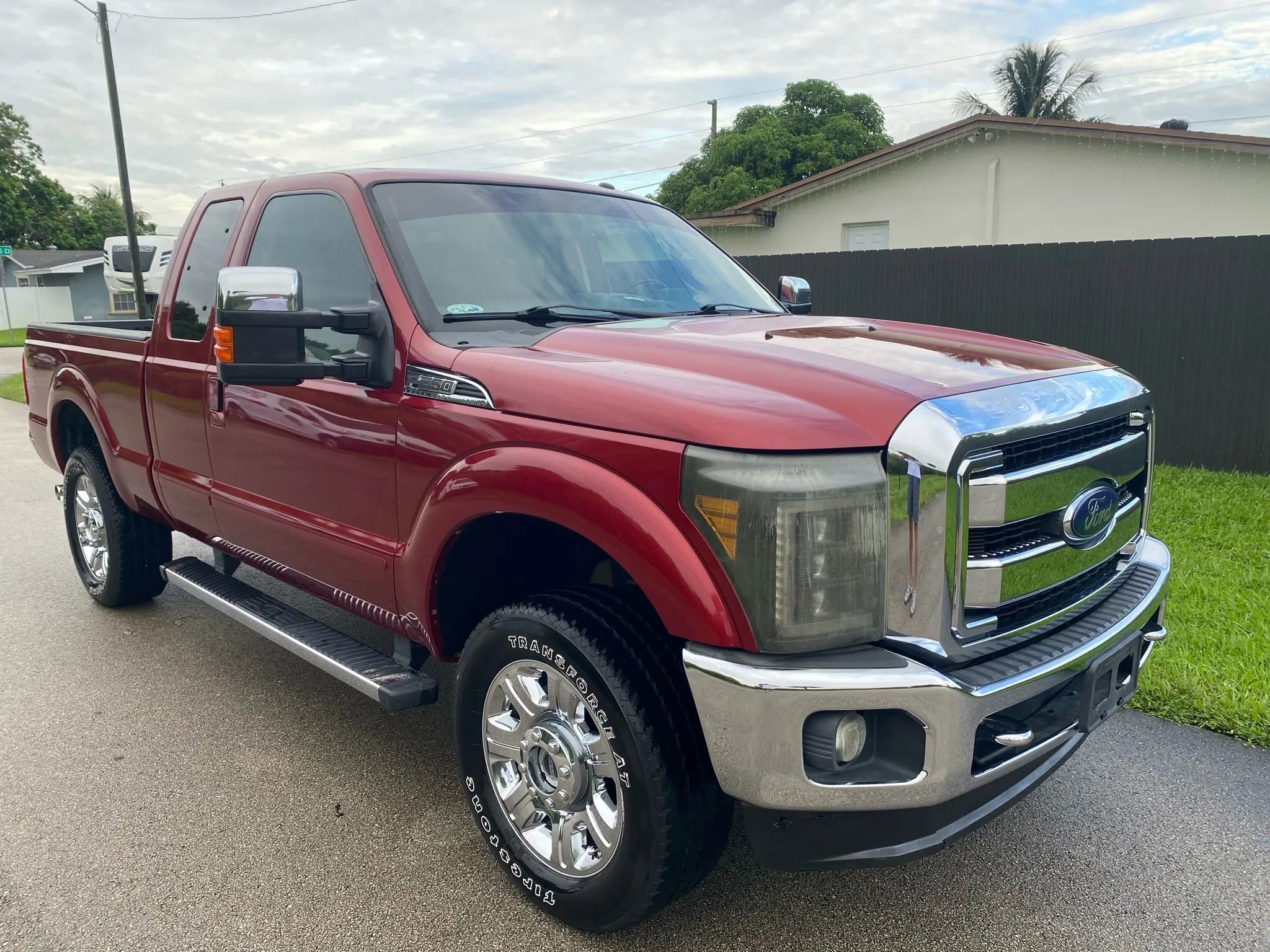 Used 2013 Ford F250 Lariat w/ Chrome Pkg image 3