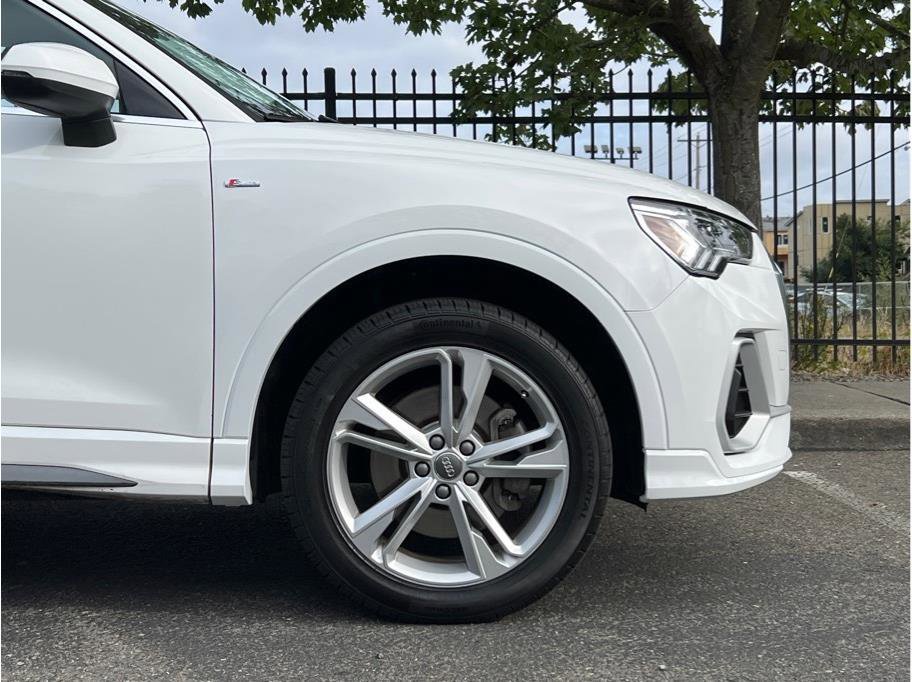 Used 2020 Audi Q3 2.0T Premium Plus w/ Premium Plus Package image 2
