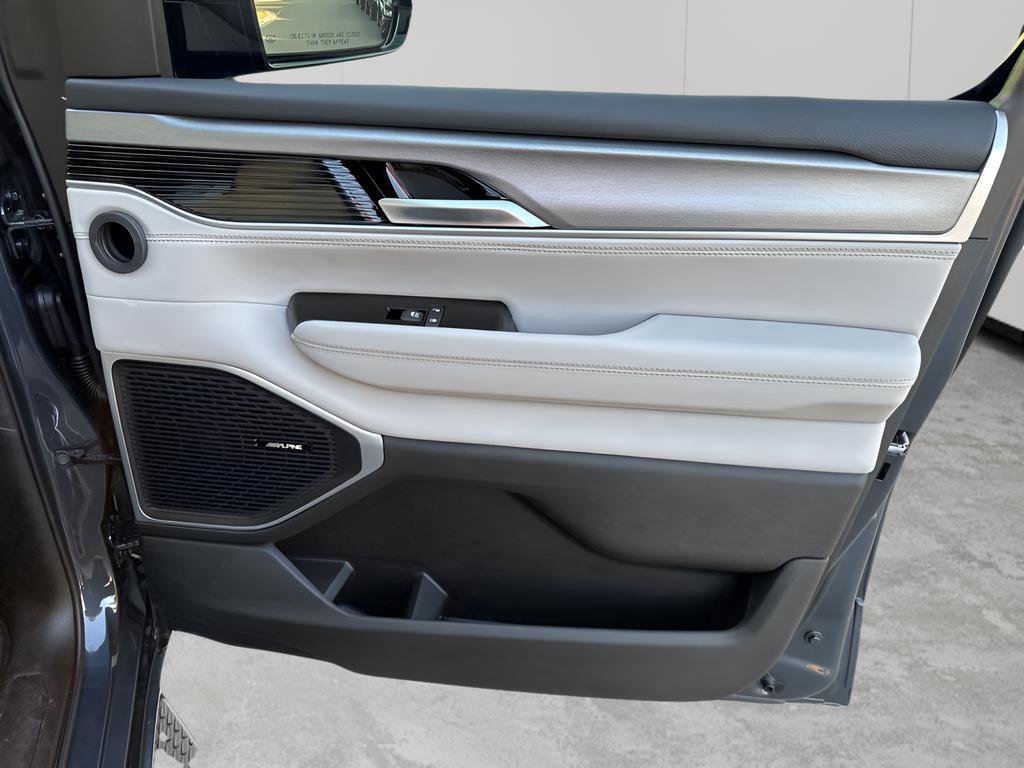 New 2025 Jeep Wagoneer 4WD w/ Convenience Group I image 13