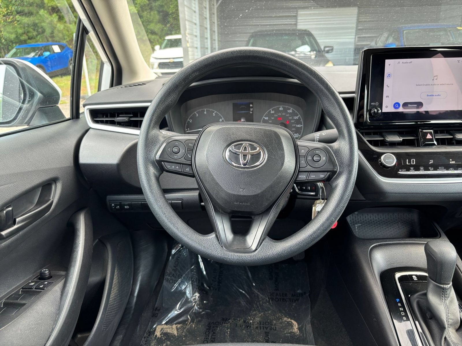 Used 2025 Toyota Corolla LE FWD image 31