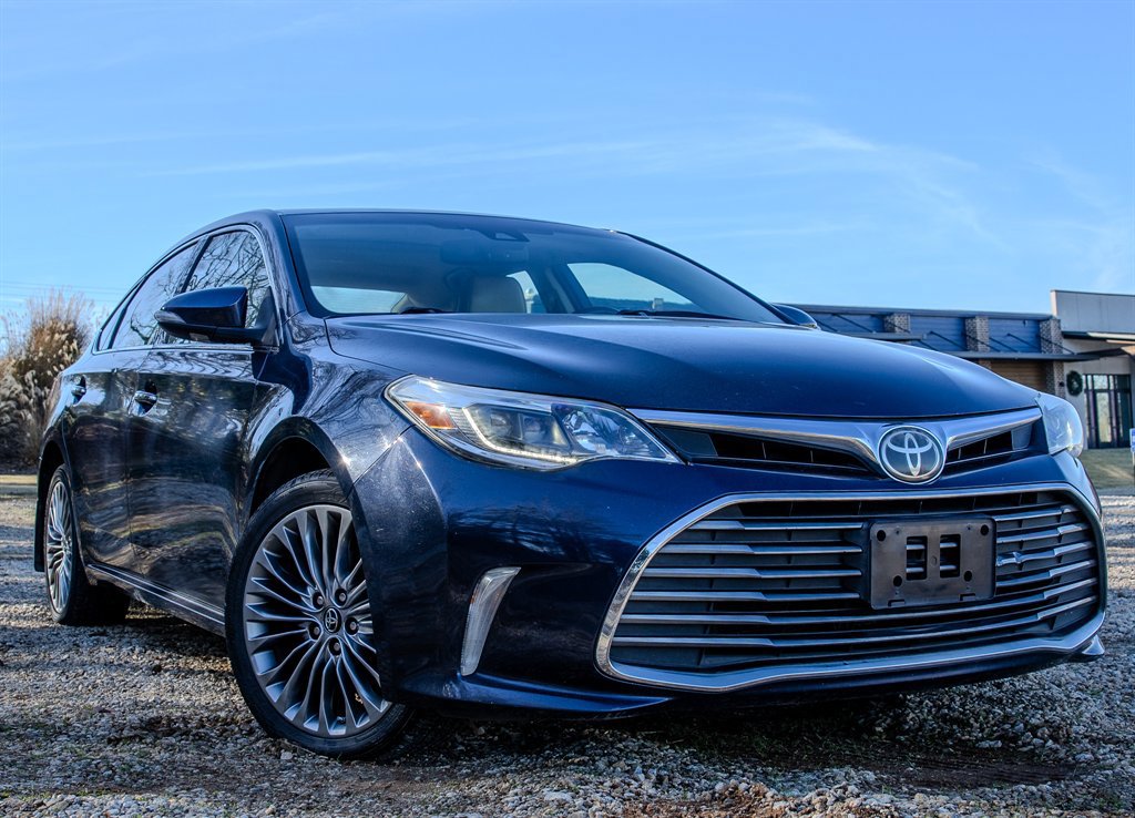 Used 2017 Toyota Avalon Limited FWD image 7