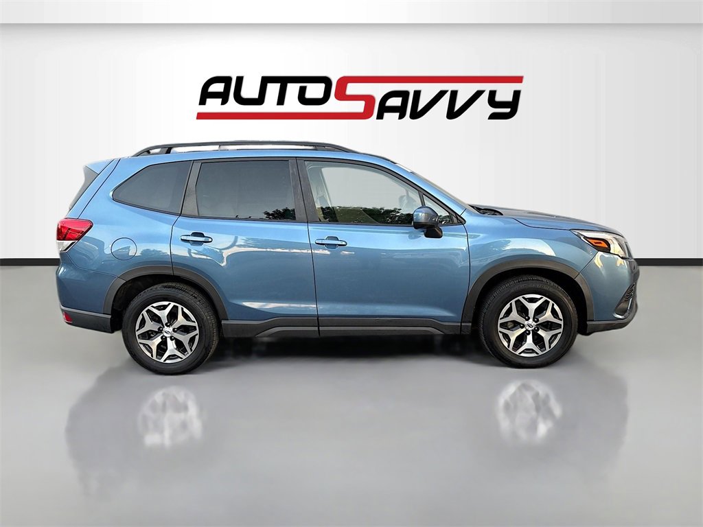 Used 2023 Subaru Forester Premium image 8