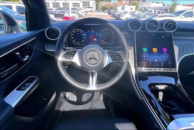 Used 2026 Mercedes-Benz GLC 300 4MATIC image 4