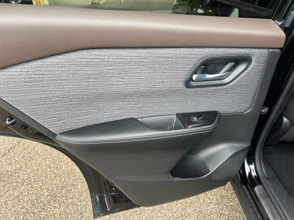Certified 2023 Nissan Rogue SV AWD/4WD image 10
