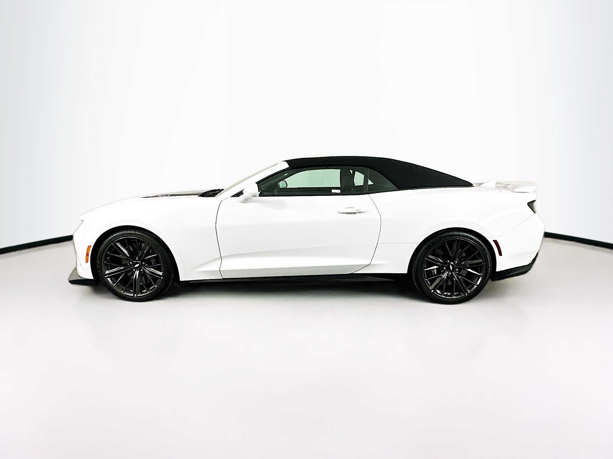 Used 2017 Chevrolet Camaro ZL1 image 4