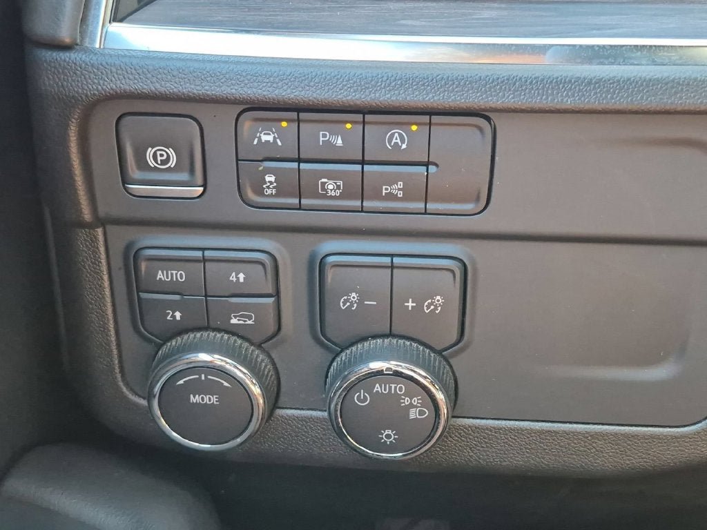 Used 2025 Chevrolet Tahoe LT AWD/4WD image 21