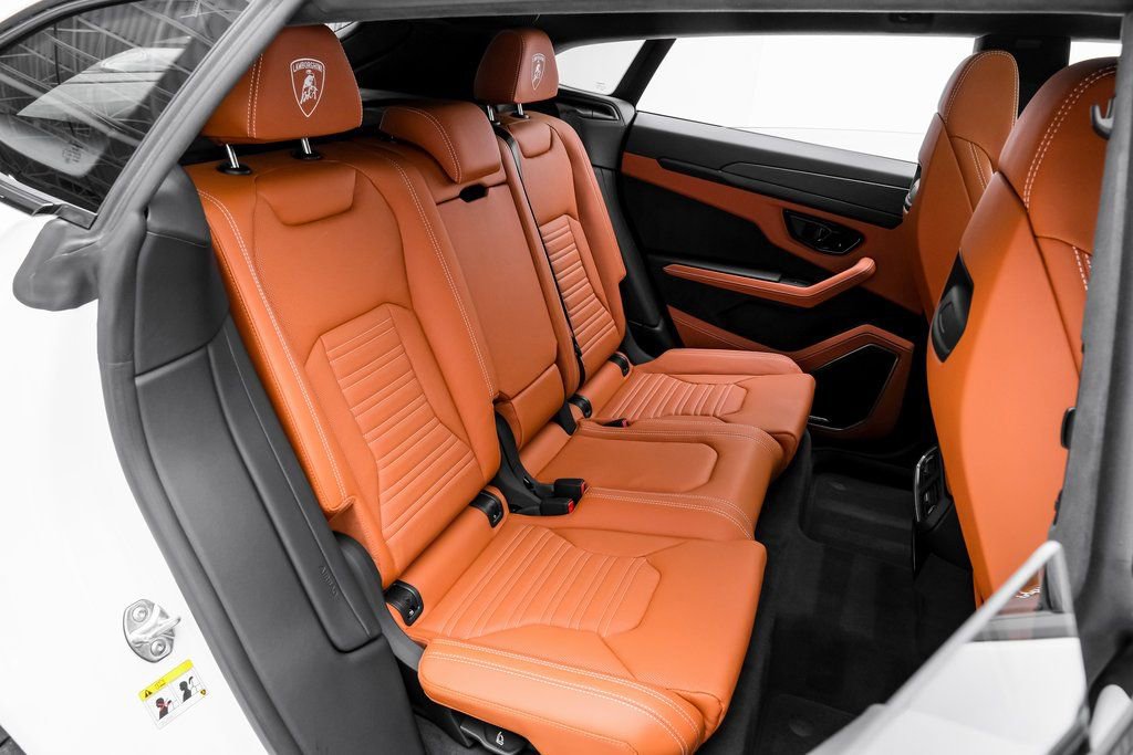 Used 2025 Lamborghini Urus SE image 39