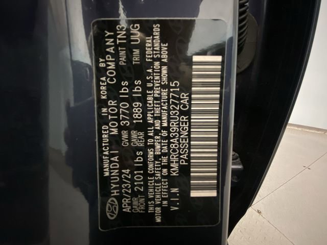 Used 2024 Hyundai Venue Limited FWD image 27