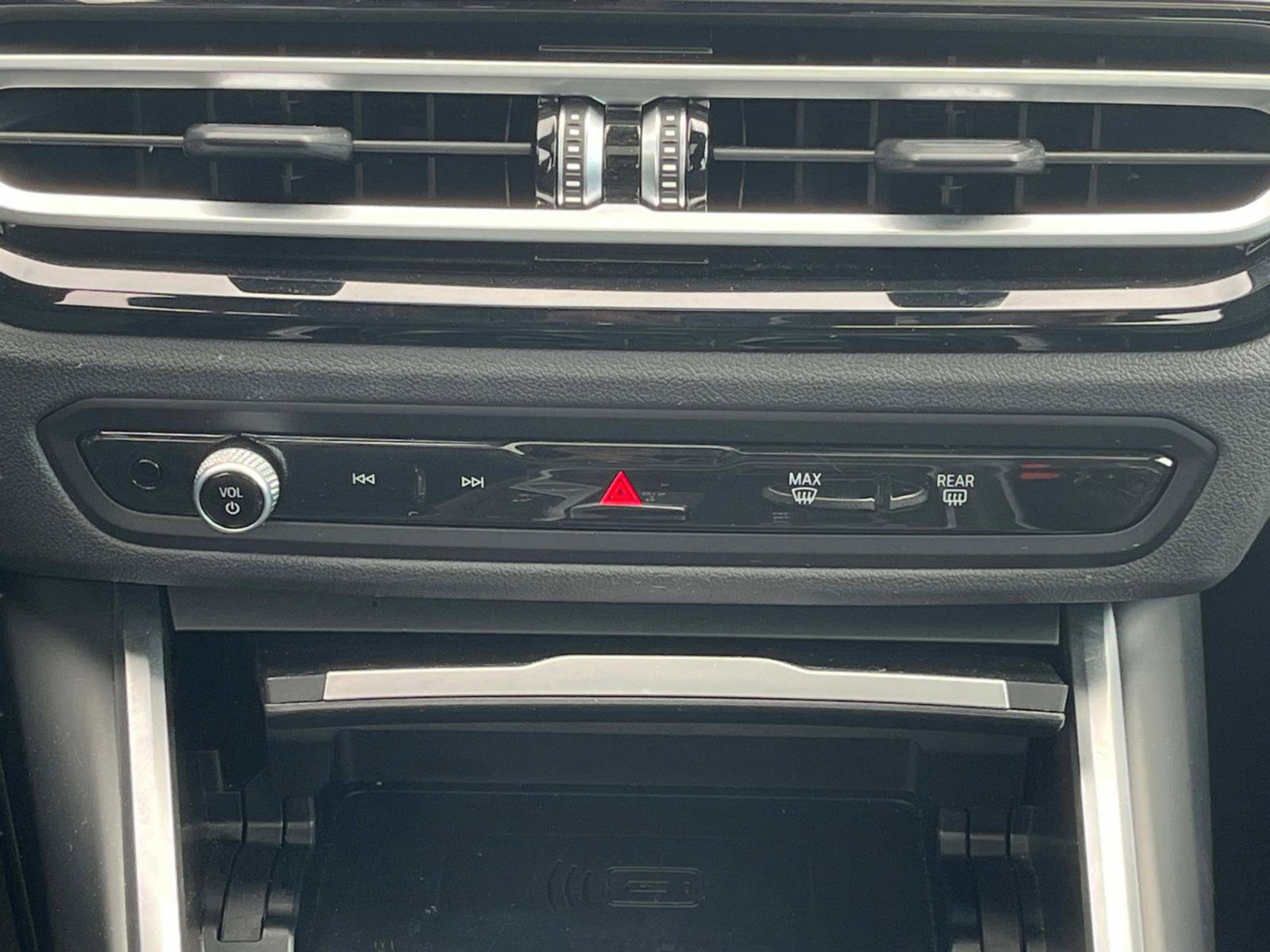 Used 2024 BMW 330e xDrive image 67