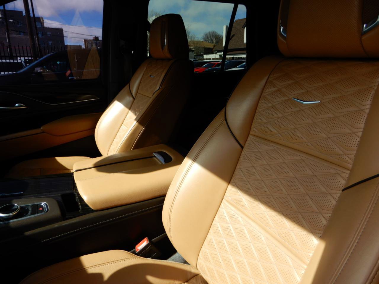 Used 2022 Cadillac Escalade Premium Luxury image 14