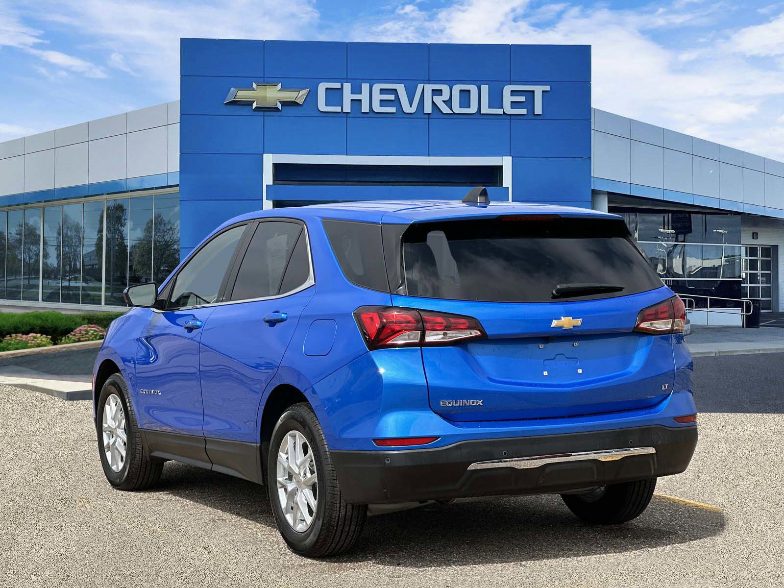 Certified 2024 Chevrolet Equinox LT w/ LPO, Floor Liner Package FWD image 3