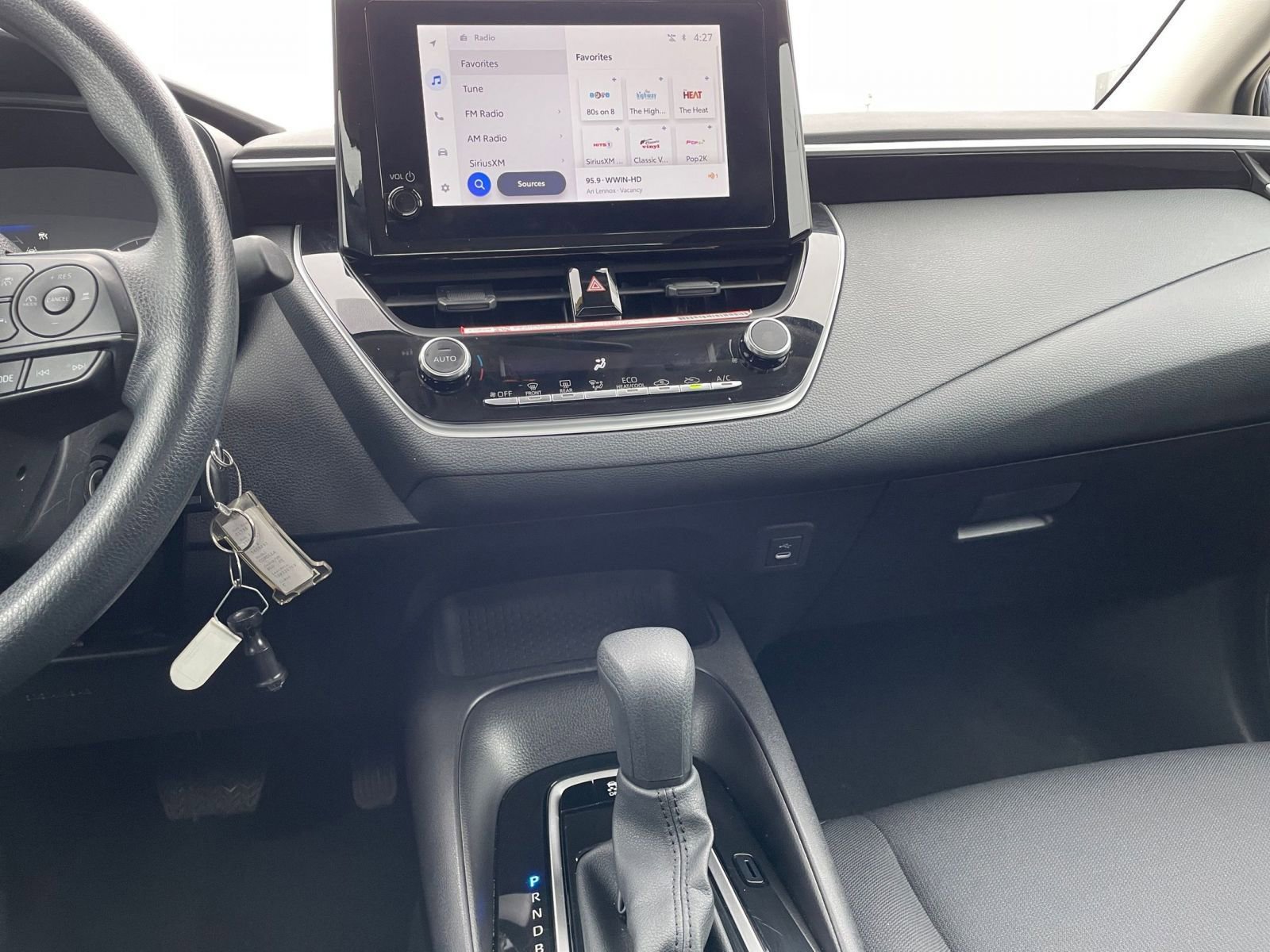 Used 2025 Toyota Corolla LE image 17