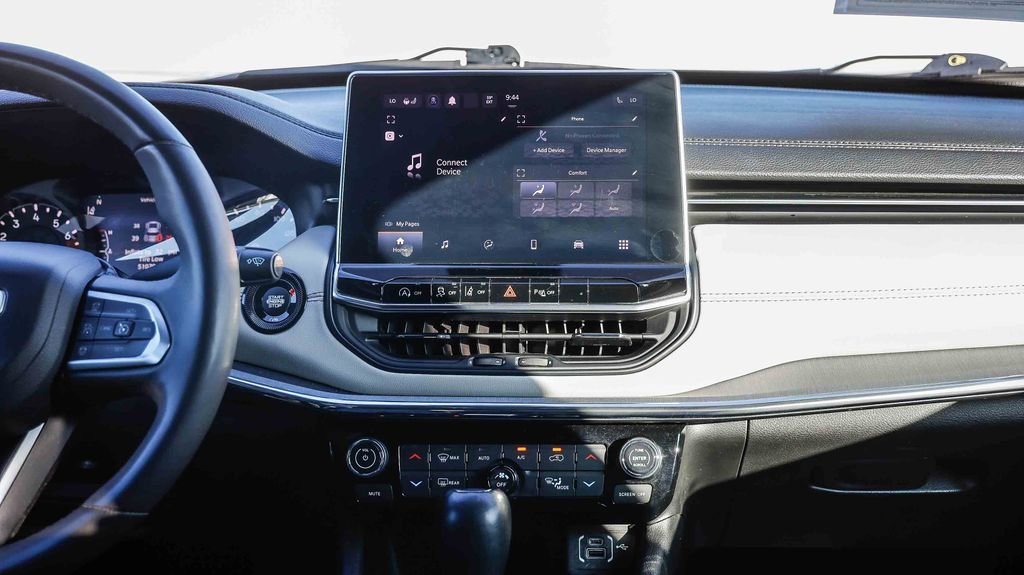 Used 2024 Jeep Compass Limited image 14