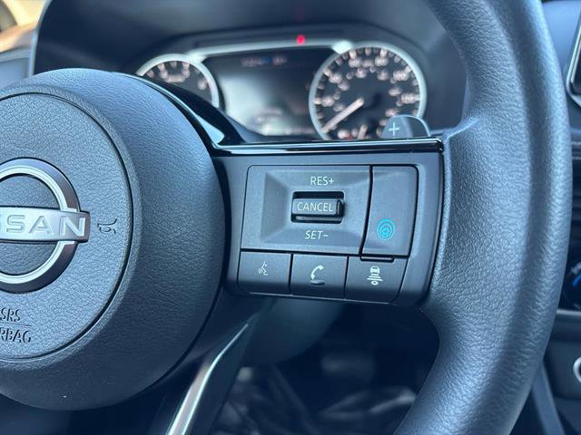 Used 2022 Nissan Rogue SV image 11