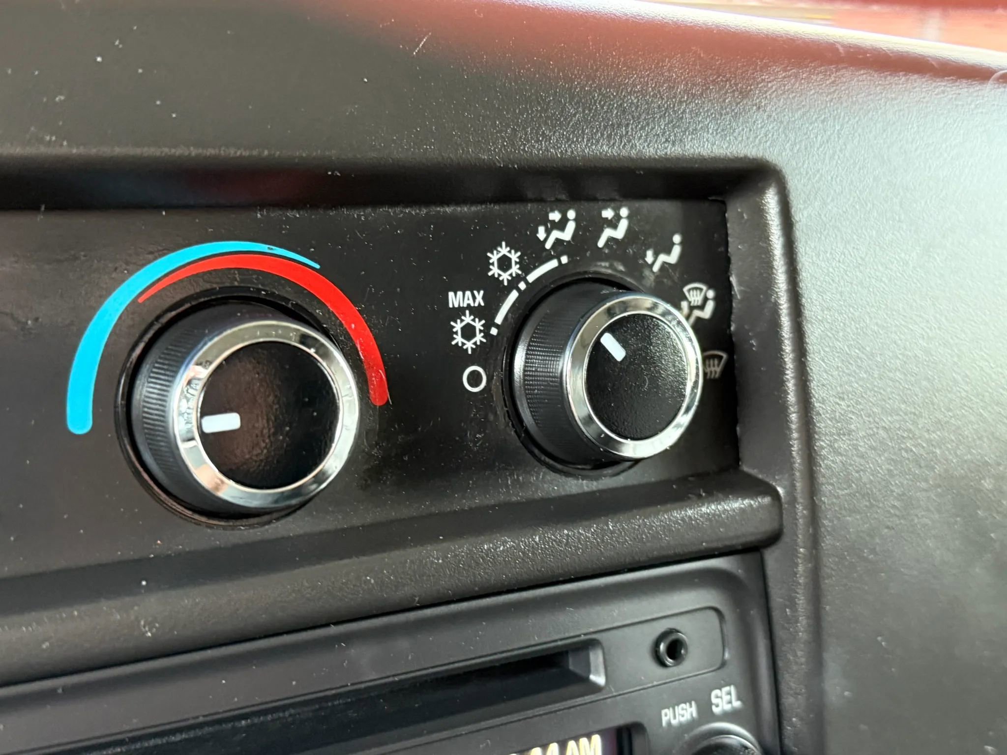 Used 2016 Chevrolet Express 2500 RWD image 25