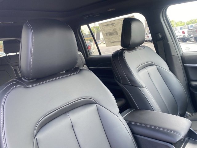 New 2025 Jeep Grand Cherokee L Limited w/ Trailer Tow Package image 32