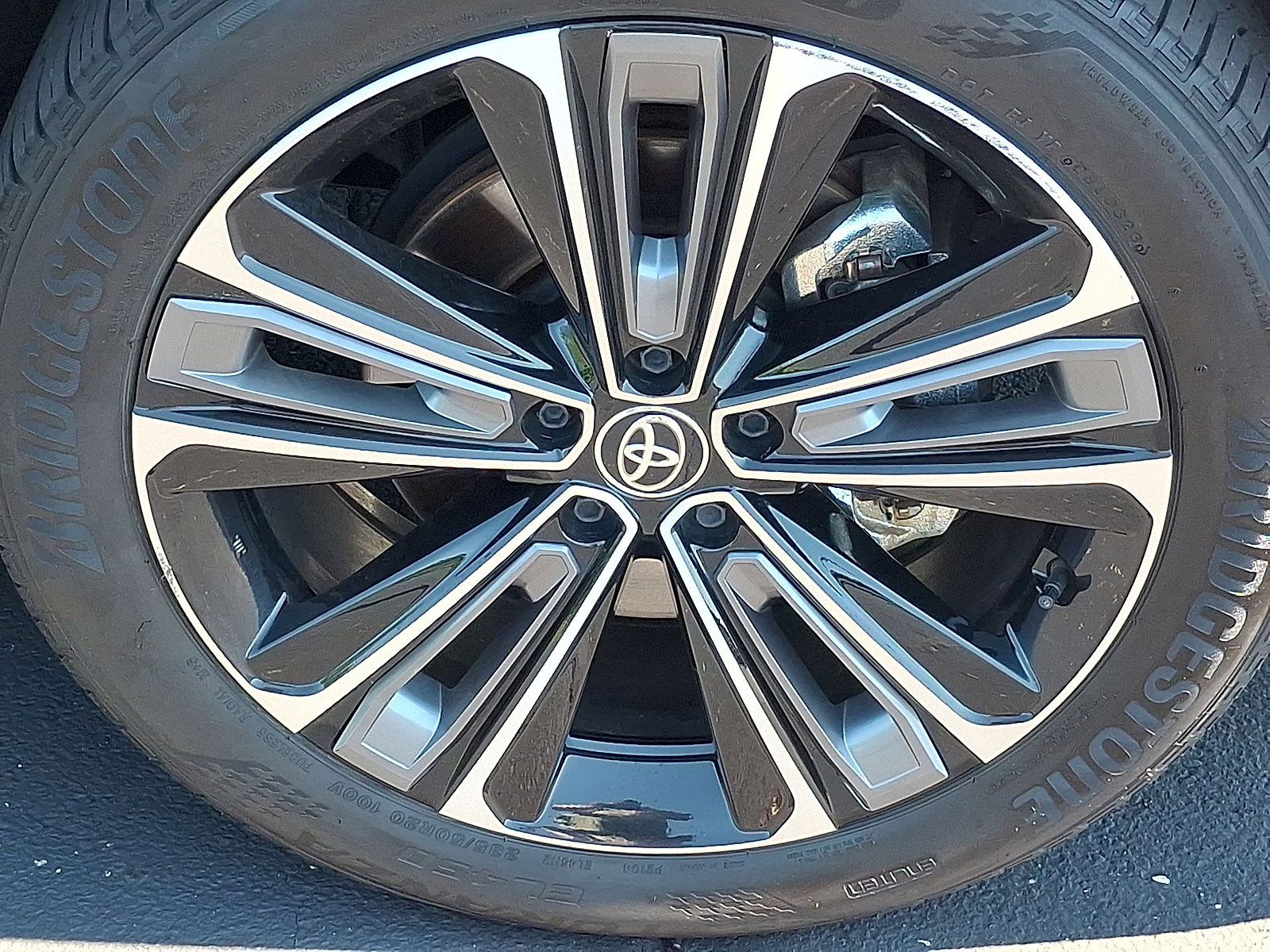 Used 2023 Toyota bZ4X AWD w/ Weather Package image 27
