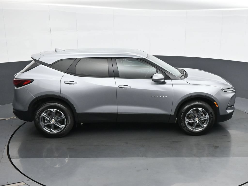 Used 2025 Chevrolet Blazer LT FWD image 22