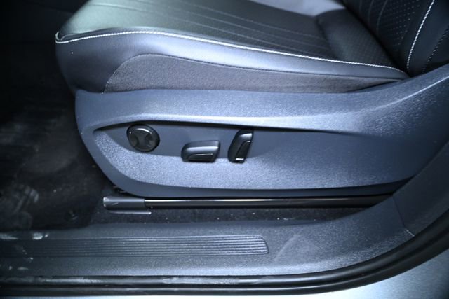 Used 2022 Volkswagen Tiguan SE image 23