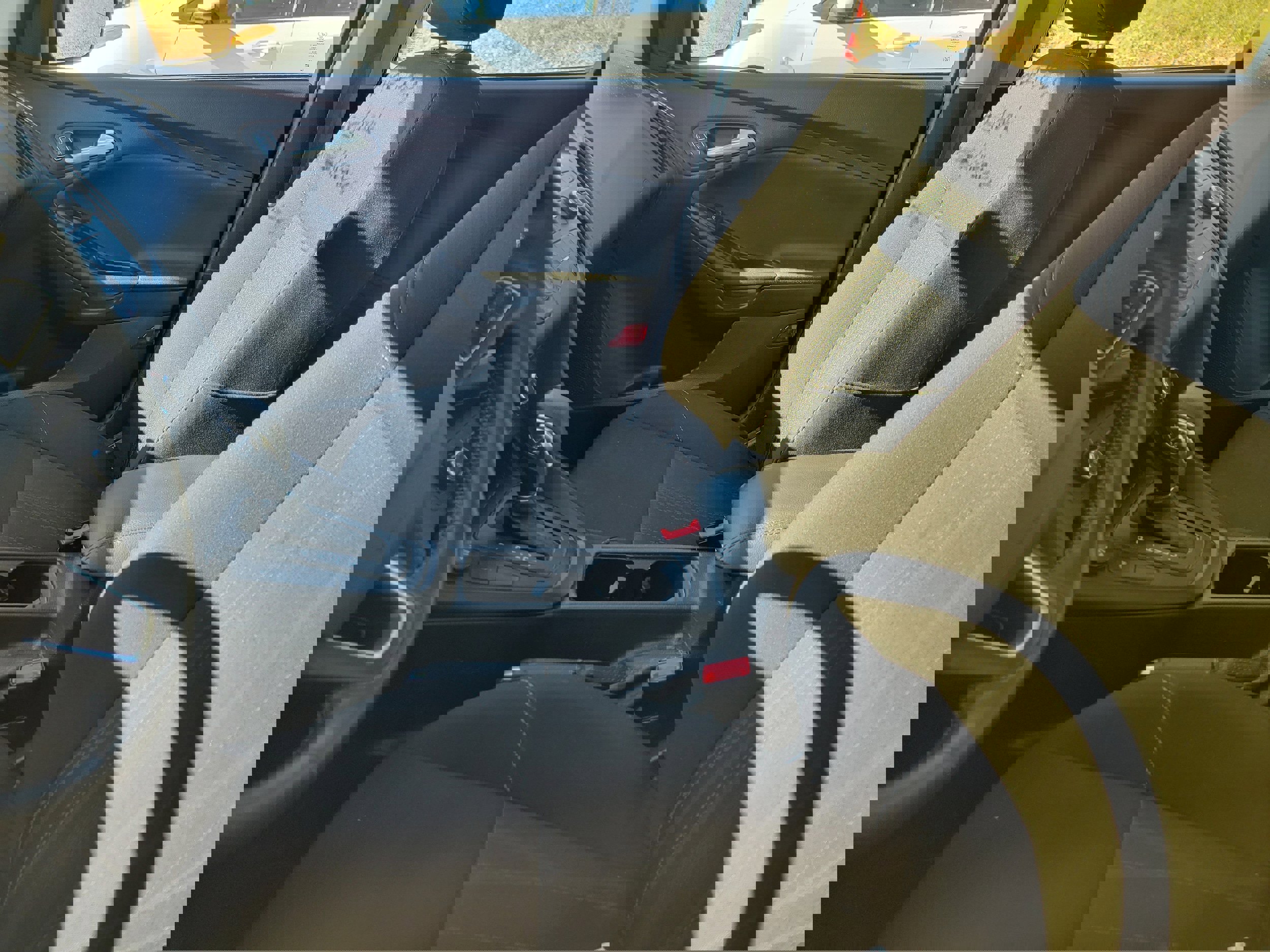 Used 2018 Ford Focus SE w/ Cold Weather Package image 7