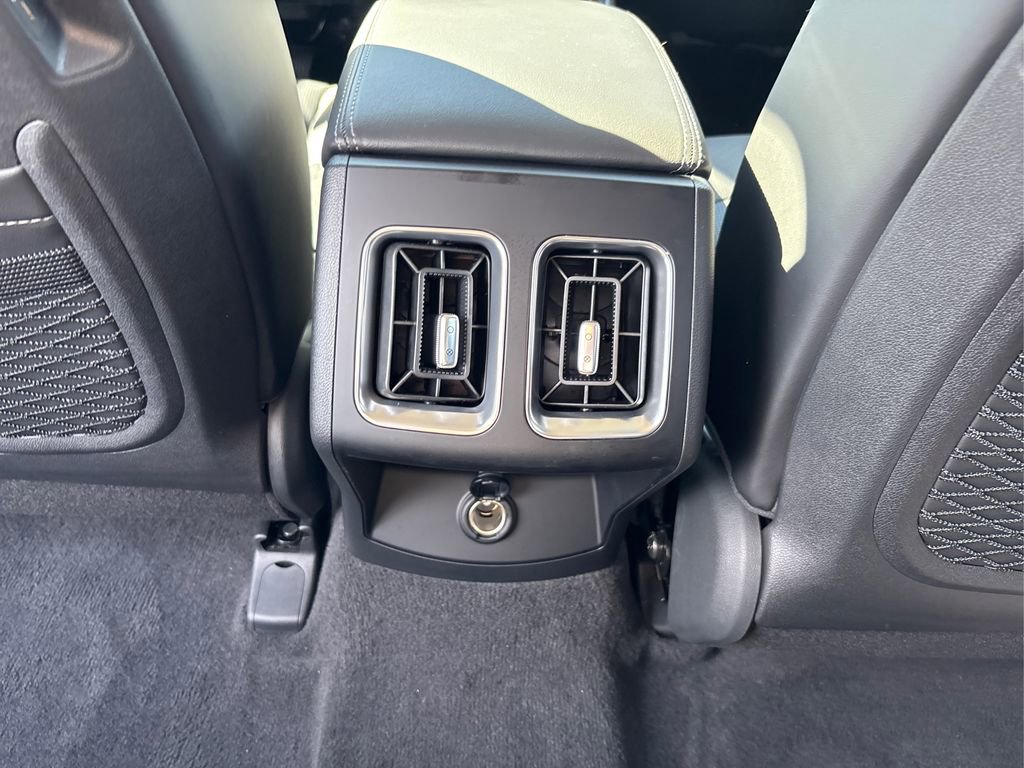 New 2025 Kia Sorento S image 16