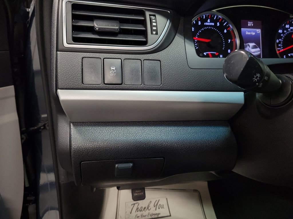Used 2016 Toyota Camry SE image 18
