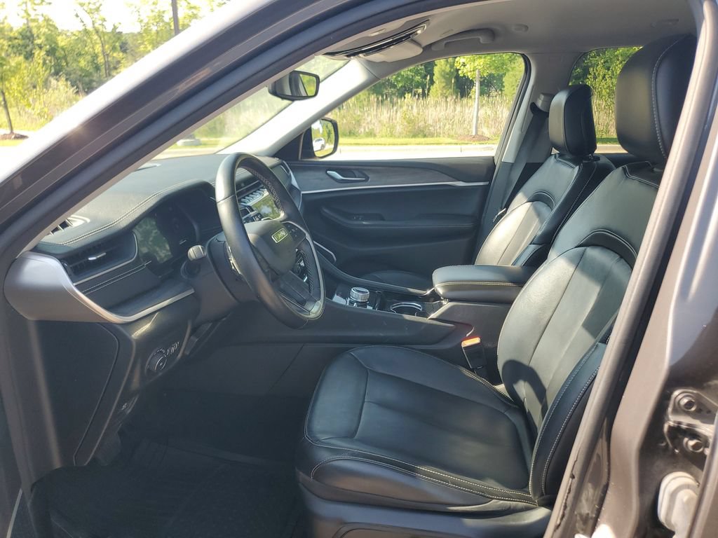 Used 2021 Jeep Grand Cherokee L Limited AWD/4WD image 13