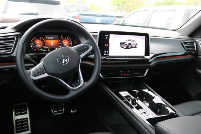 Used 2025 Volkswagen Atlas Cross Sport SEL Premium R-Line image 19