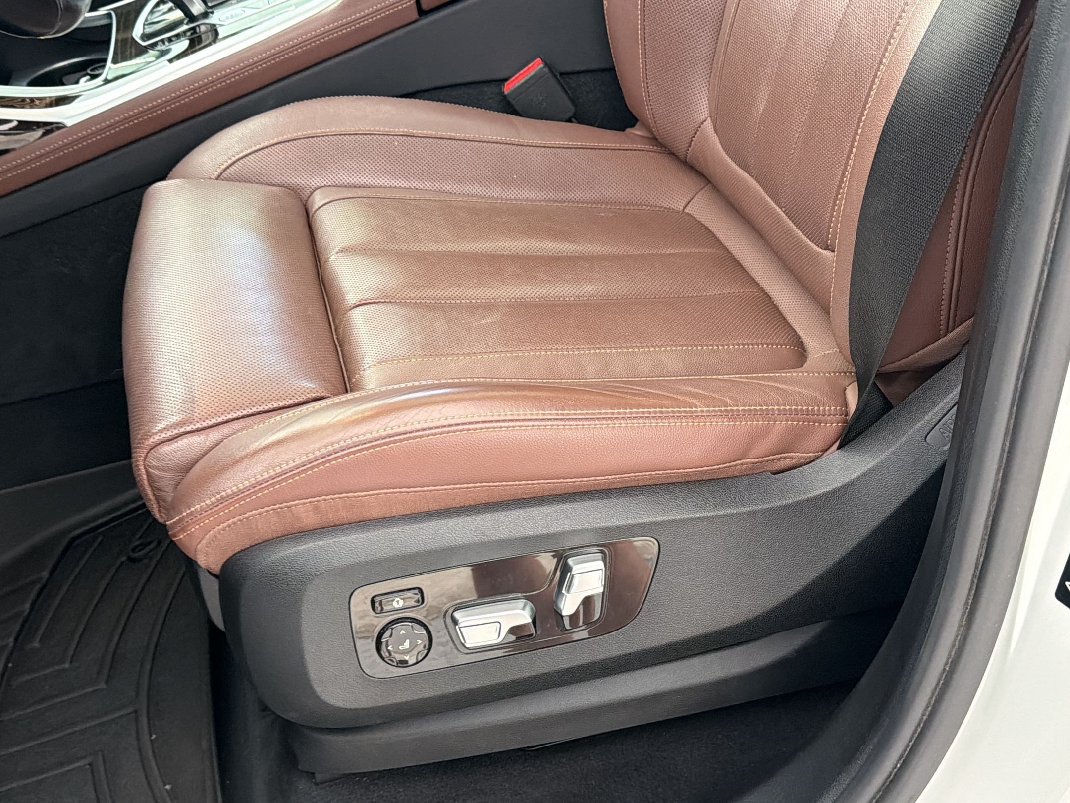 Used 2020 BMW X7 M50i AWD/4WD image 14