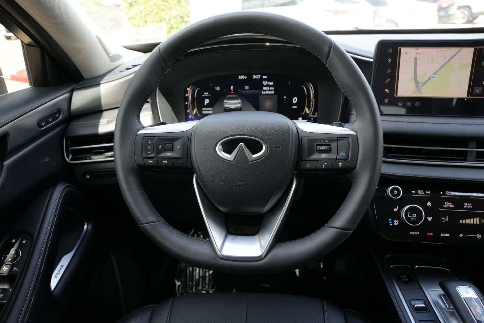 Used 2026 INFINITI QX60 Luxe w/ Family Package FWD image 9
