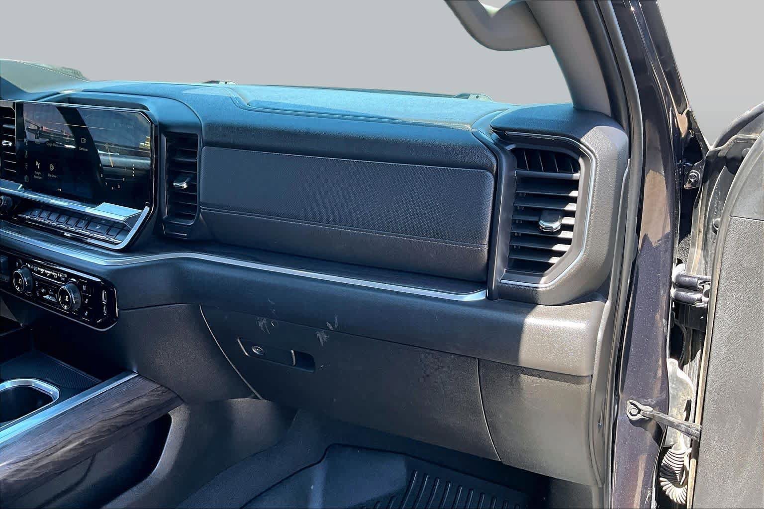 Used 2023 Chevrolet Silverado 1500 LTZ RWD image 18