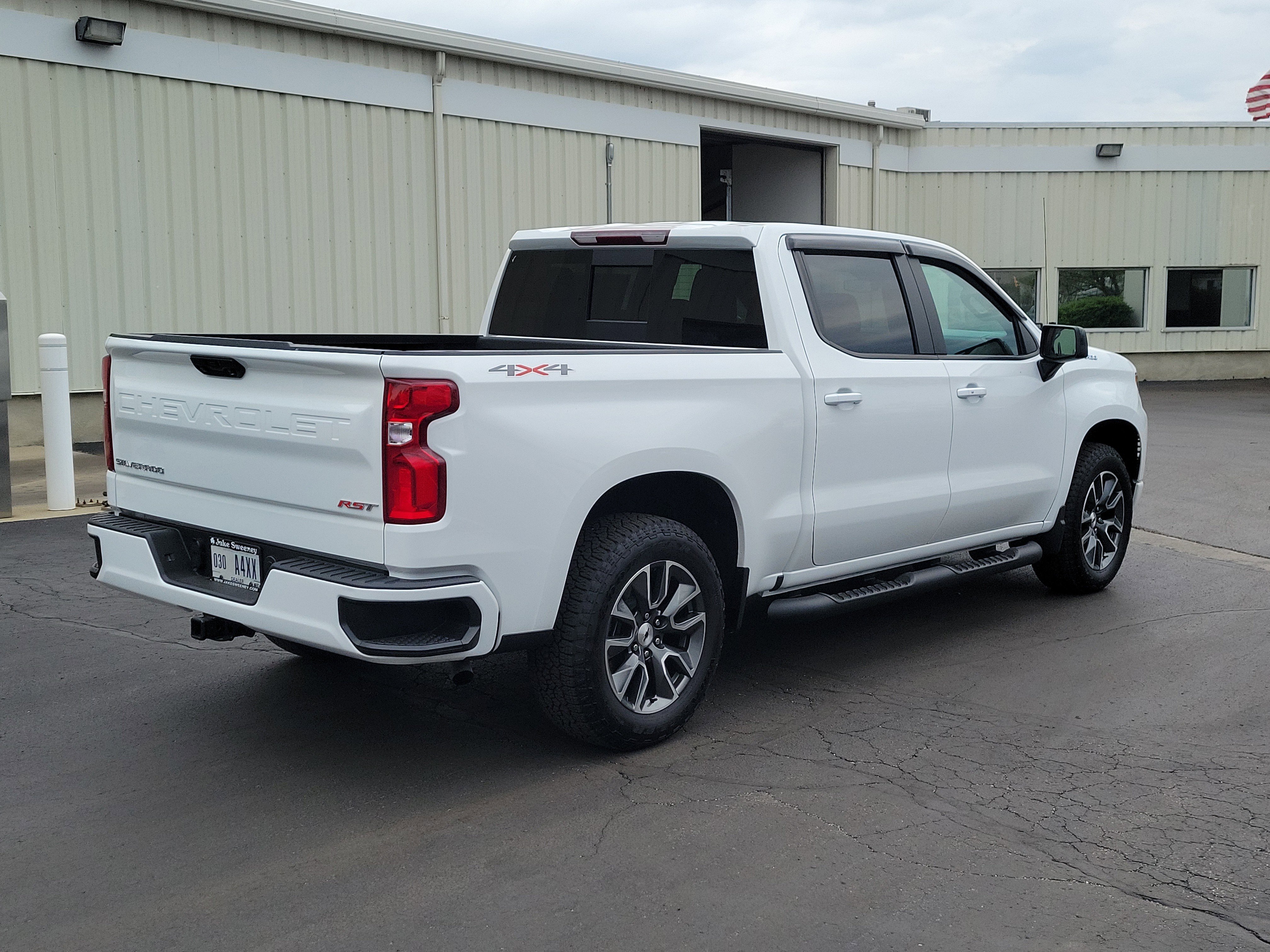 Used 2025 Chevrolet Silverado 1500 RST w/ Convenience Package II AWD/4WD image 4
