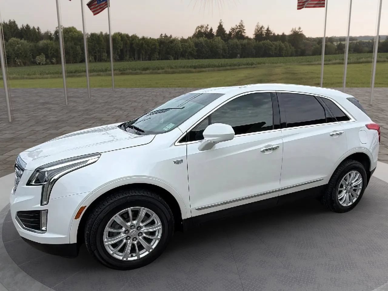 Used 2017 Cadillac XT5 FWD w/ LPO, Wheel Lock Package image 2