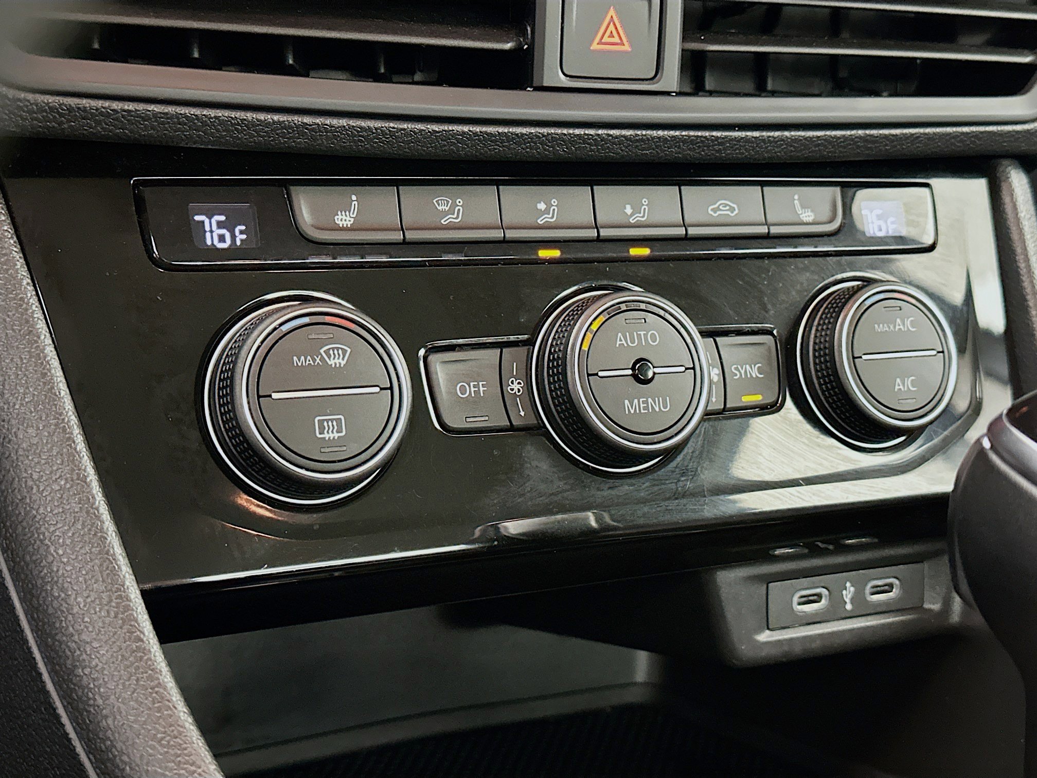 Used 2024 Volkswagen Jetta SE image 23