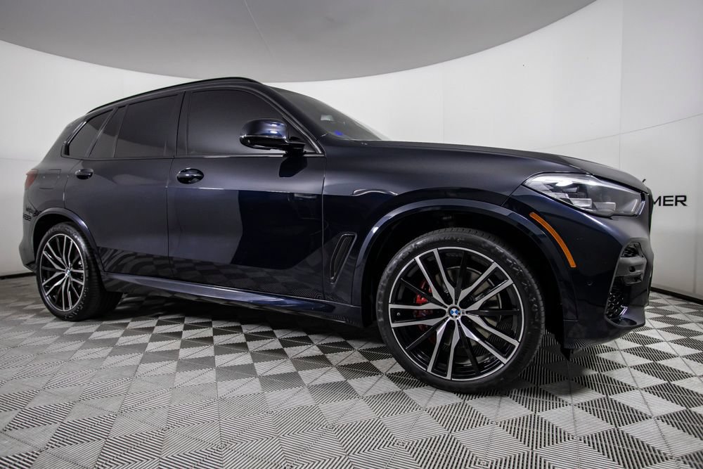 Used 2023 BMW X5 xDrive40i w/ M Sport Package AWD/4WD image 2