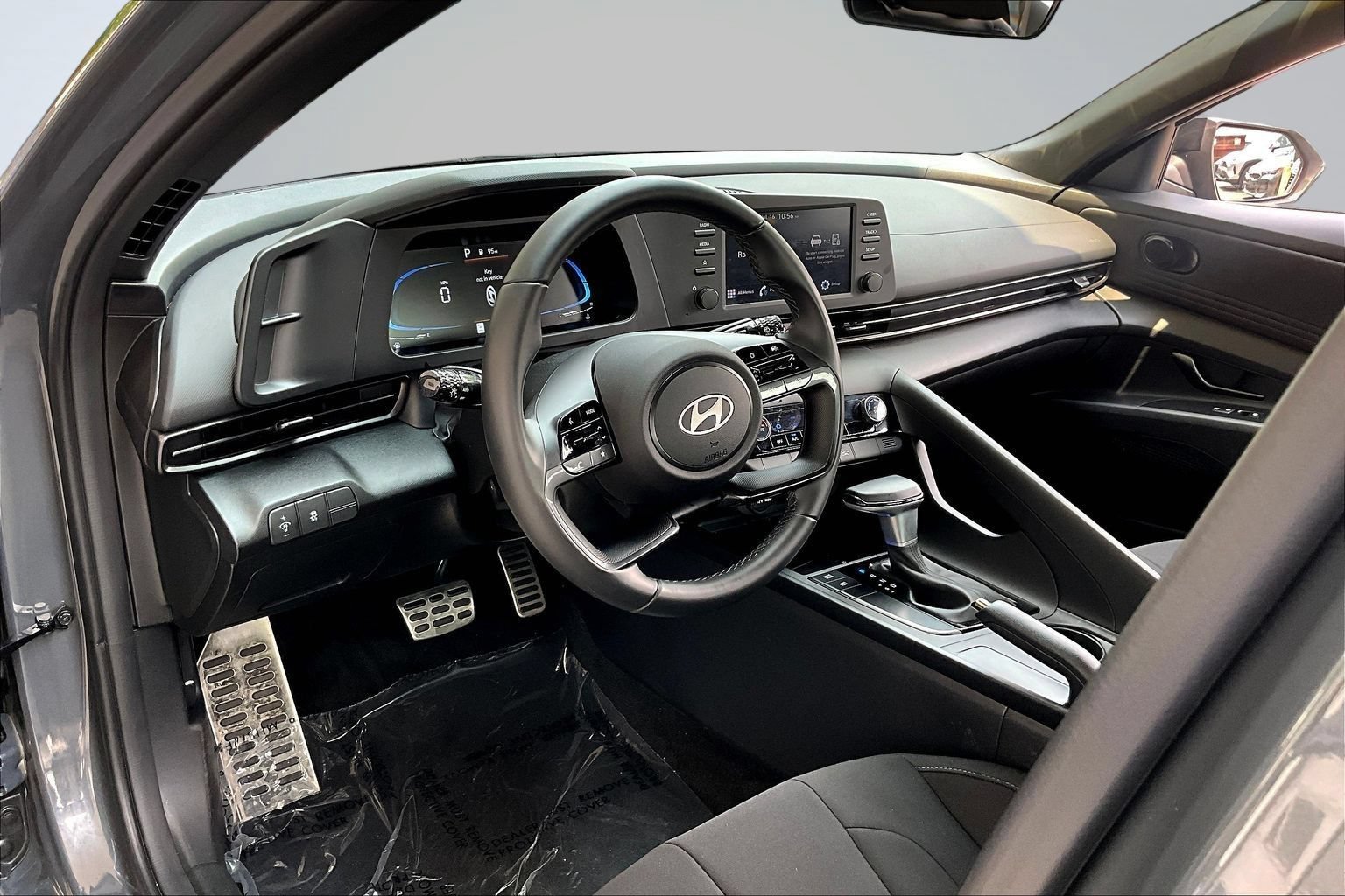 Used 2025 Hyundai Elantra Sport FWD image 17