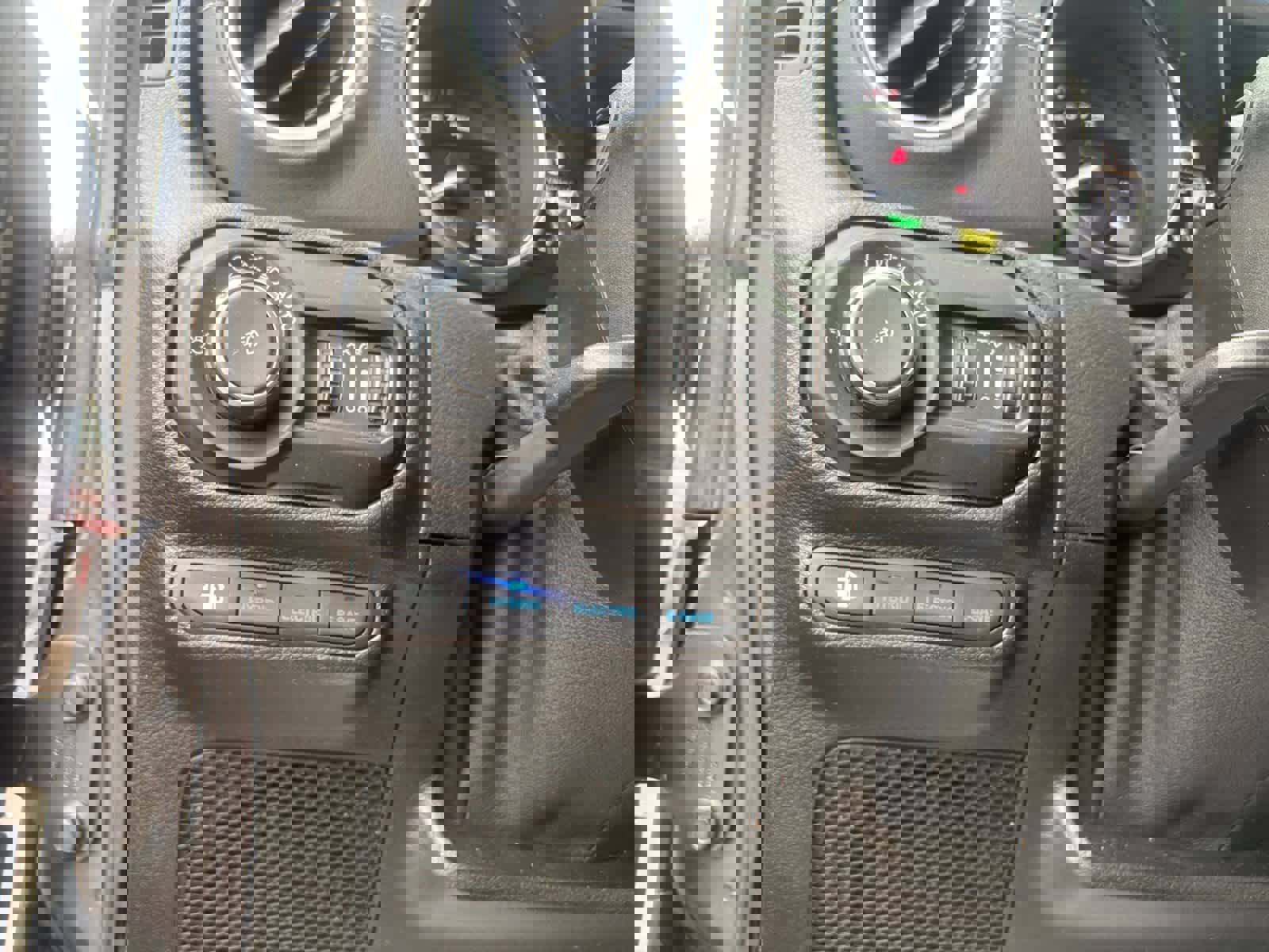 Used 2021 Jeep Wrangler Unlimited Sahara w/ Cold Weather Group image 23