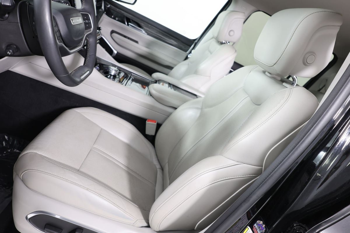 Used 2022 Jeep Wagoneer Series III AWD/4WD image 10