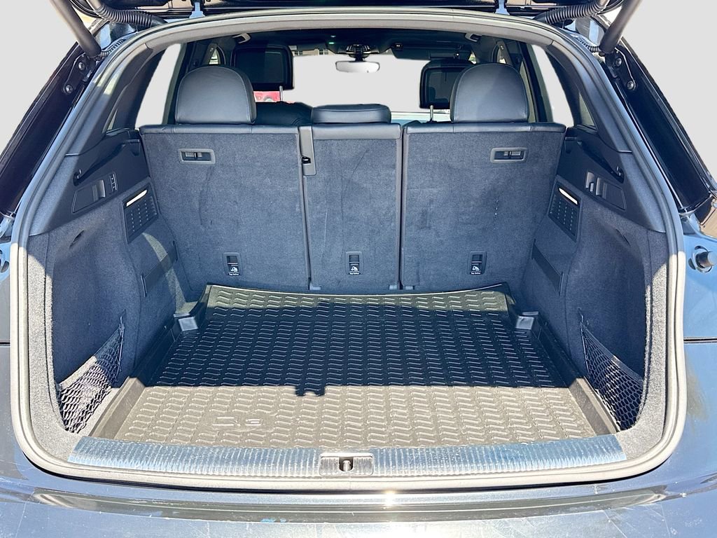 Used 2019 Audi SQ5 Premium Plus w/ Premium Plus Package image 11
