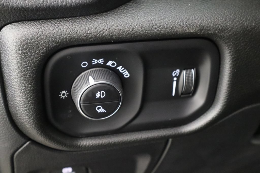 New 2026 RAM 1500 Express AWD/4WD image 22
